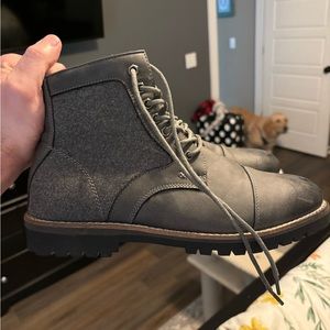 Flag & Anthem Men’s side zip dress boots 9.5